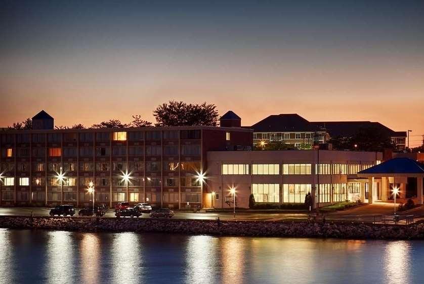 Hotel Wyndham Garden Kenosha Harborside Extérieur photo