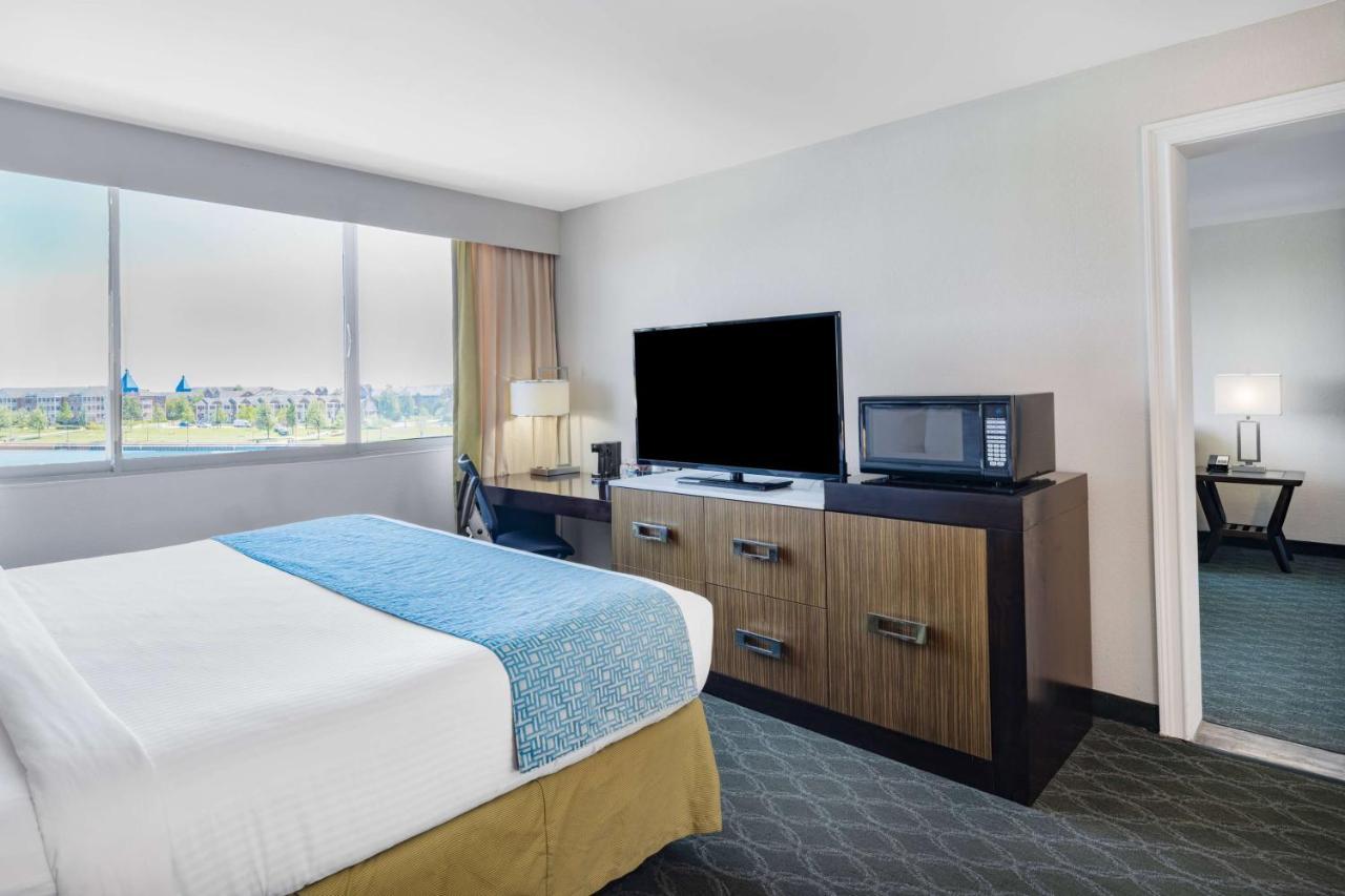 Hotel Wyndham Garden Kenosha Harborside Extérieur photo