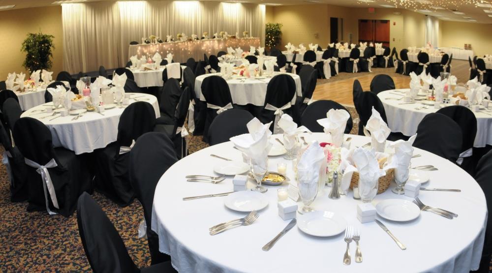 Hotel Wyndham Garden Kenosha Harborside Restaurant photo