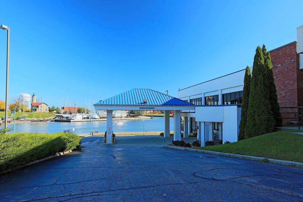 Hotel Wyndham Garden Kenosha Harborside Extérieur photo