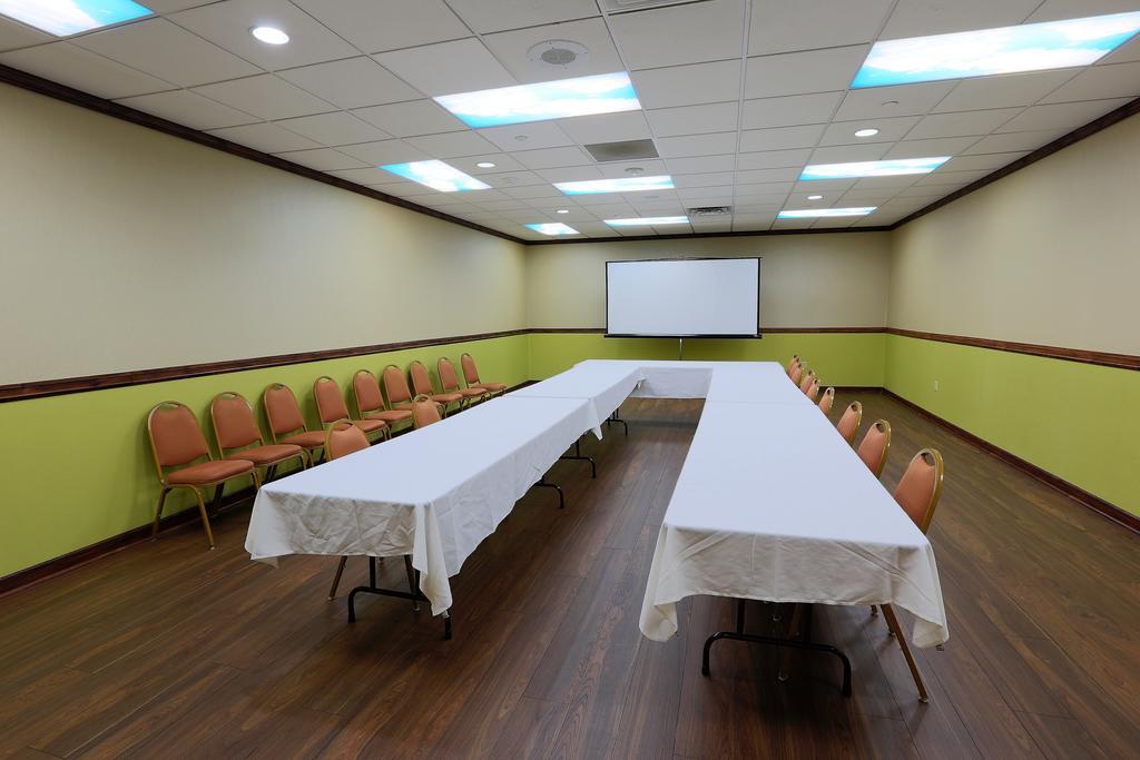 Hotel Wyndham Garden Kenosha Harborside Extérieur photo