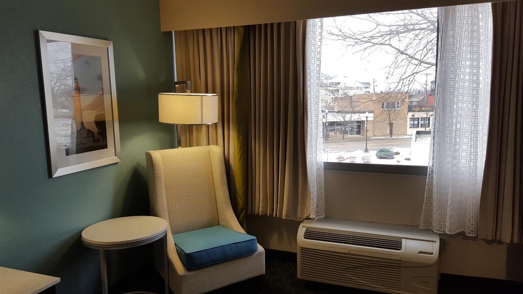 Hotel Wyndham Garden Kenosha Harborside Extérieur photo