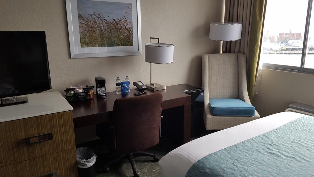Hotel Wyndham Garden Kenosha Harborside Extérieur photo