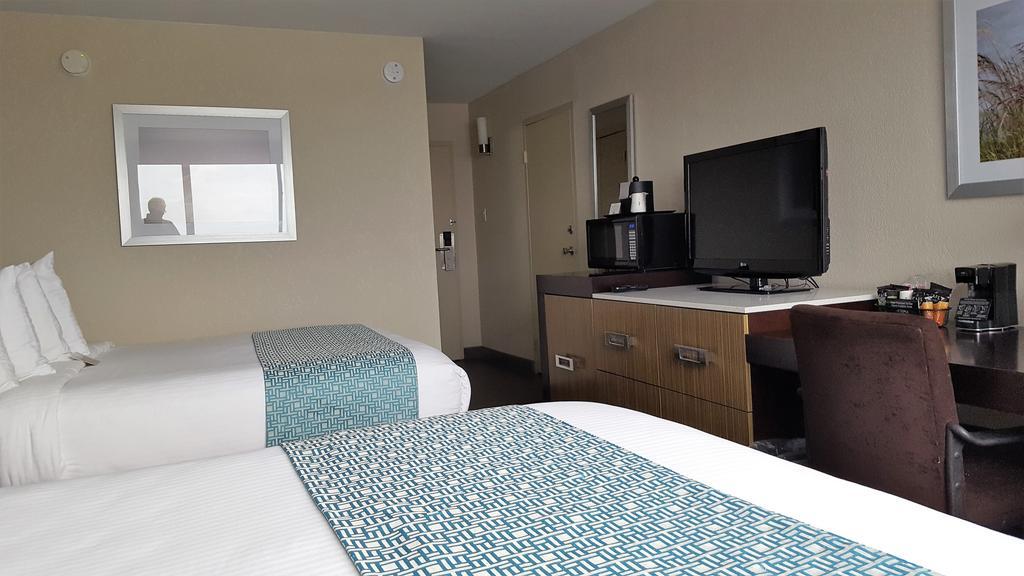 Hotel Wyndham Garden Kenosha Harborside Extérieur photo