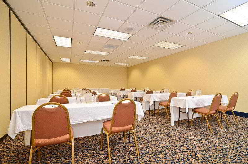 Hotel Wyndham Garden Kenosha Harborside Extérieur photo